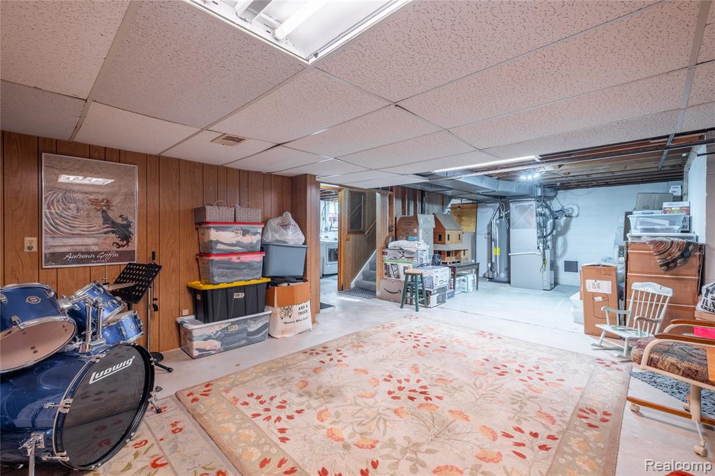 9175 Bernice Drive, Pinckney, MI 48169 — Photo 16