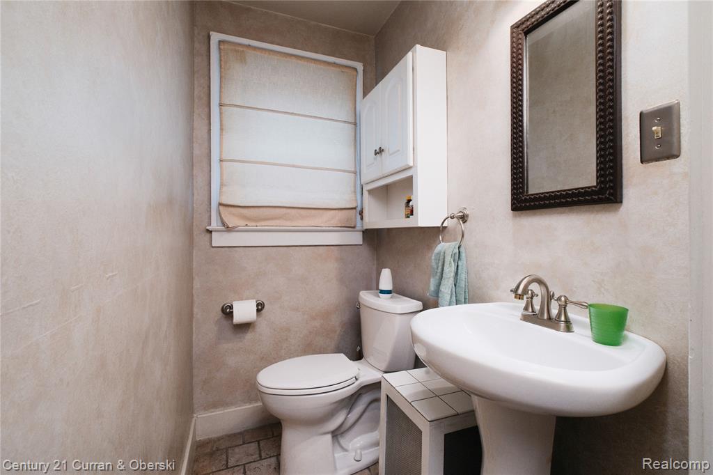 18655 Parkside Street, Detroit, MI 48221 — Photo 31