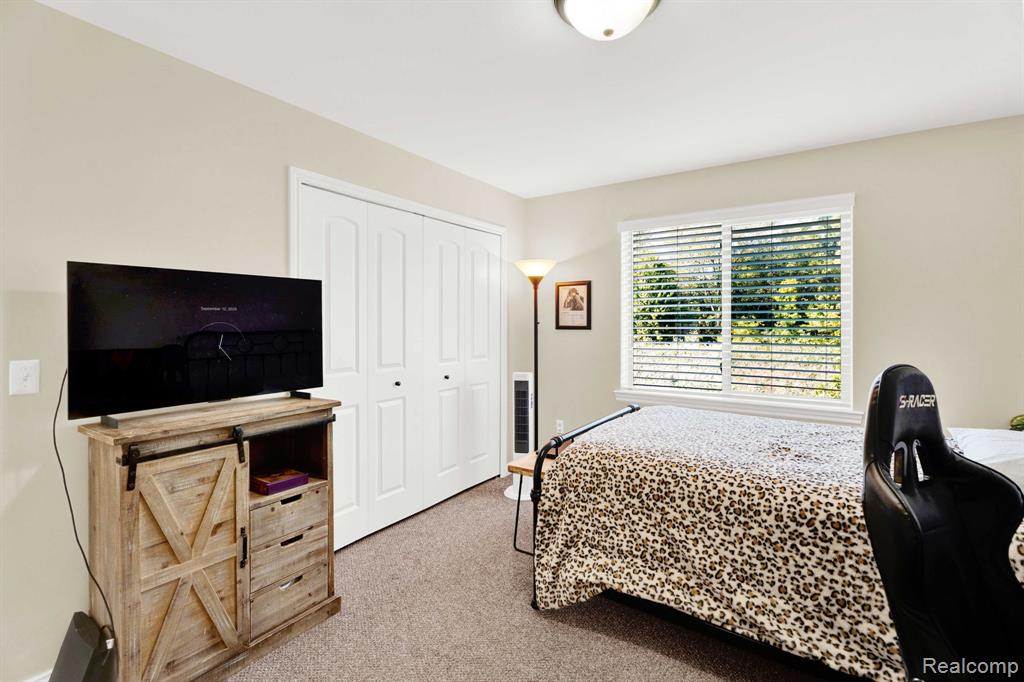 50093 Oakbrooke Drive, New Baltimore, MI 48047 — Photo 43