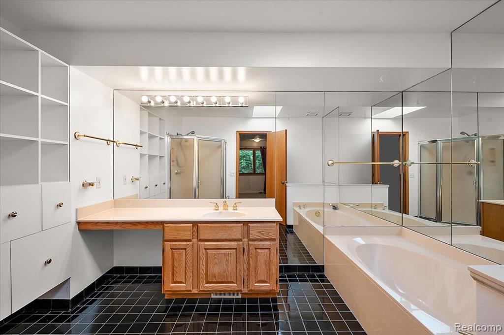 6583 RIDGEVIEW Drive, Clarkston, MI — Photo 38