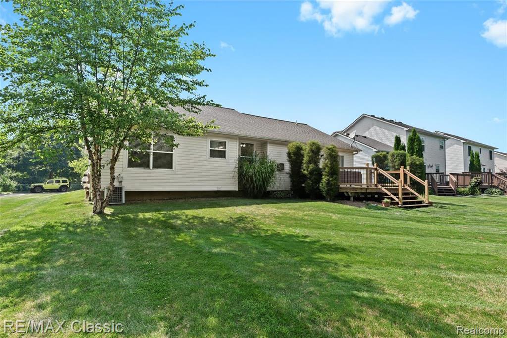 4176 W Pointe Drive, Waterford, MI 48329 — Photo 30