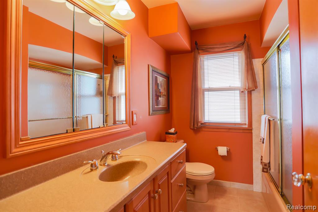 6832 Engleman, Center Line, MI 48015 — Photo 19