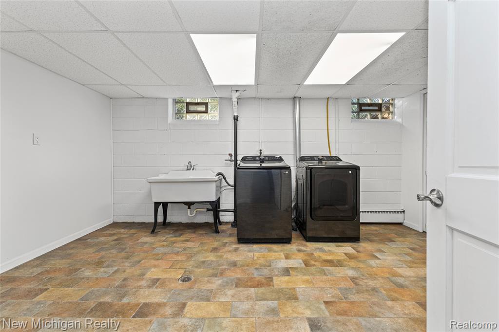 8359 Chicago Road, Warren, MI 48093 — Photo 48