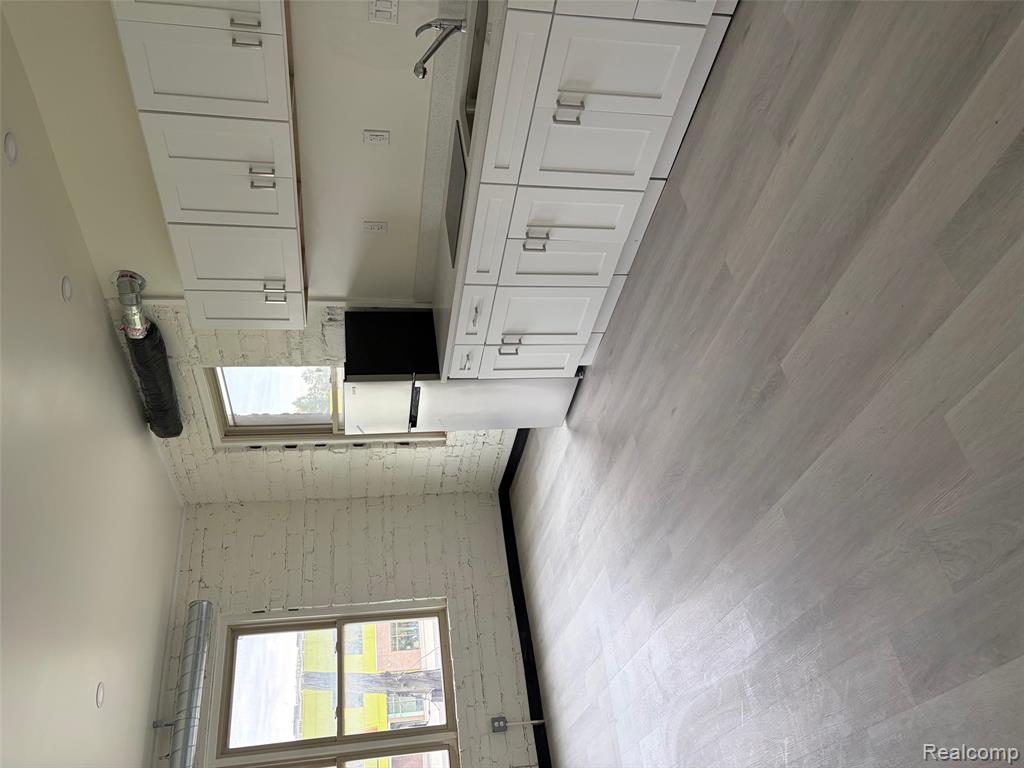 30 E PHILADELPHIA Street, Detroit, MI 48202 — Photo 23