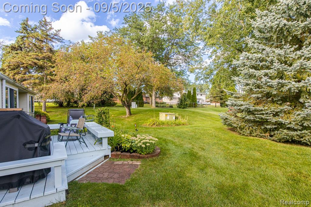 475 Sandehurst Drive, Grand Blanc, MI 48439 — Photo 48