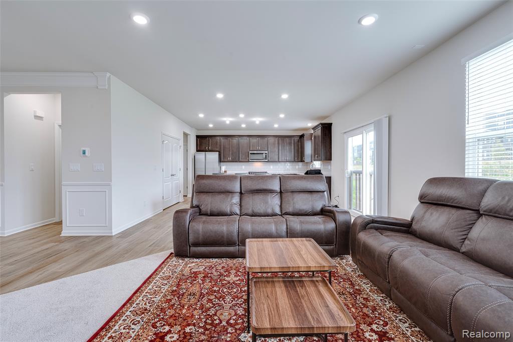 4568 Paradise Parkway, Milford, MI 48381 — Photo 12