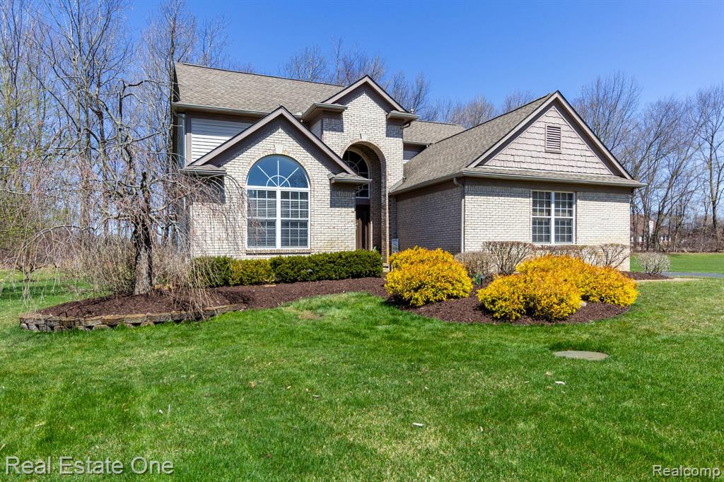 60608 S LYON Trail, South Lyon, MI 48178 — Photo 2