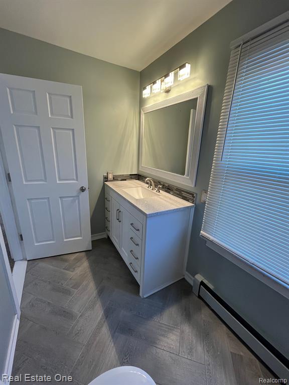 660 SAINT JOHNS Street, Wyandotte, MI 48192 — Photo 3