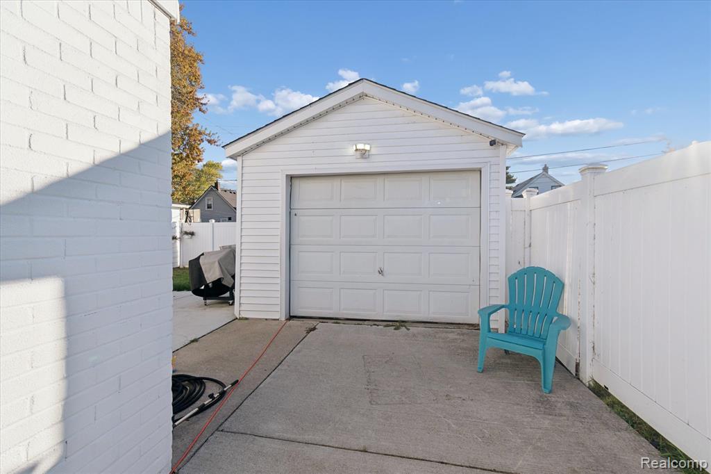 901 Cora Street, Wyandotte, MI 48192 — Photo 40