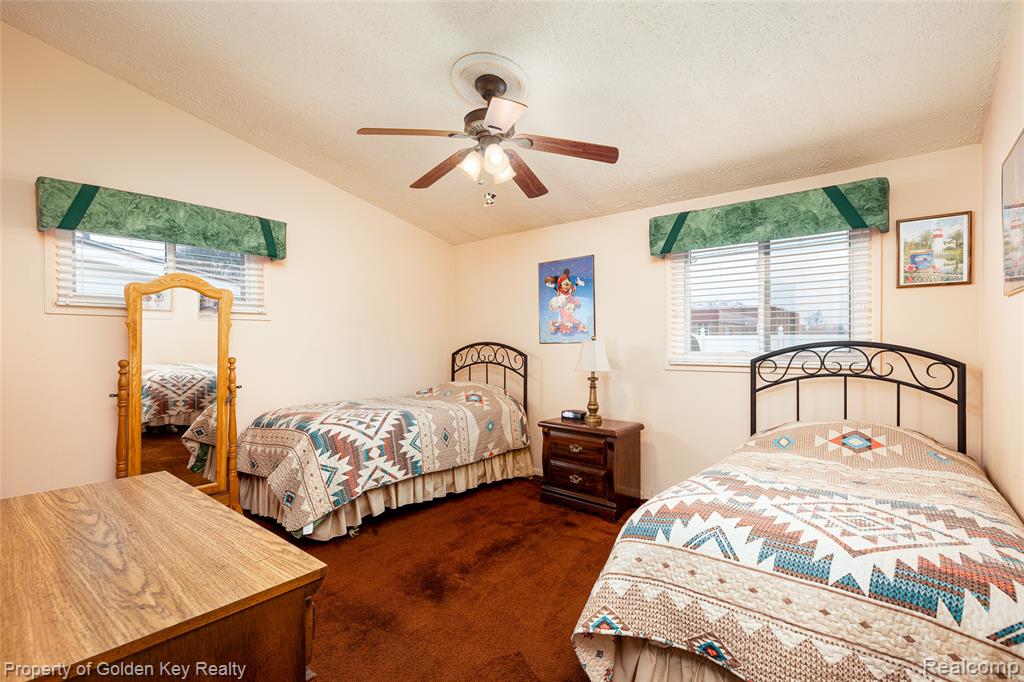 9743 Garden Street, Livonia, MI 48150 — Photo 13