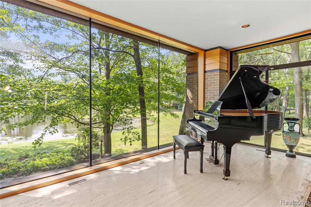 5035 Ponvalley Road, Bloomfield Hills, MI 48302 — Photo 7