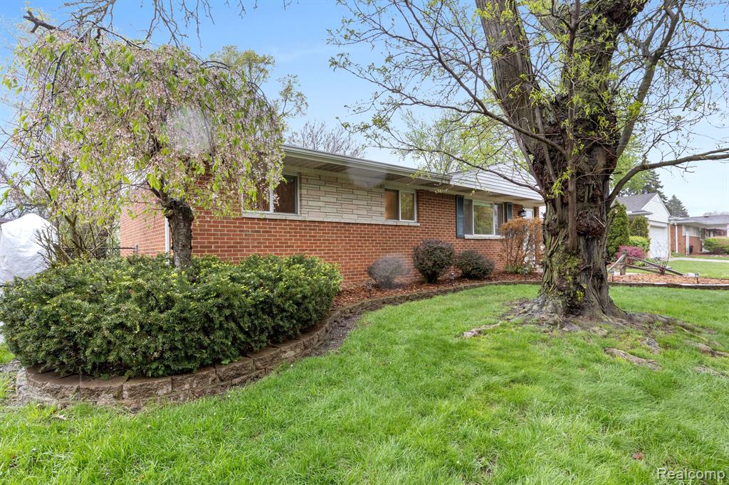40740 ORANGELAWN Avenue, Plymouth, MI 48170 — Photo 32
