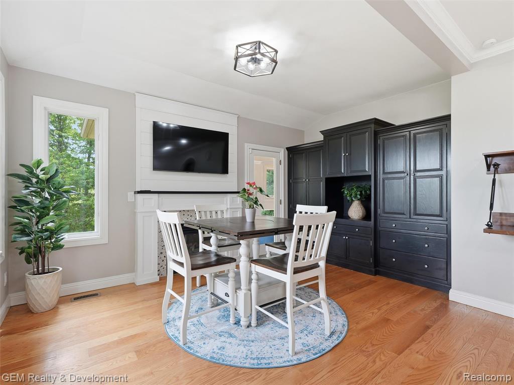 45625 W 9 Mile Road, Novi, MI — Photo 27