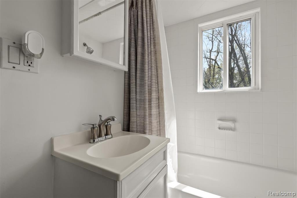 4773 Algonquin Boulevard, Clarkston, MI 48348 — Photo 11