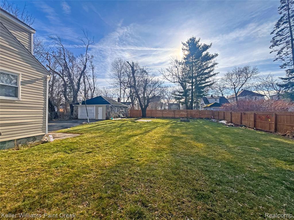 78 E Strathmore Avenue, Pontiac, MI 48340 — Photo 2
