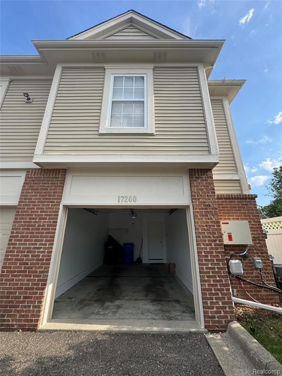 17200 Addington Drive, Commerce Twp, MI 48390 — Photo 36