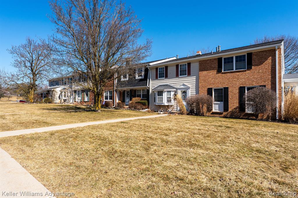 42627 Savoy Court, Northville, MI 48167 — Photo 2