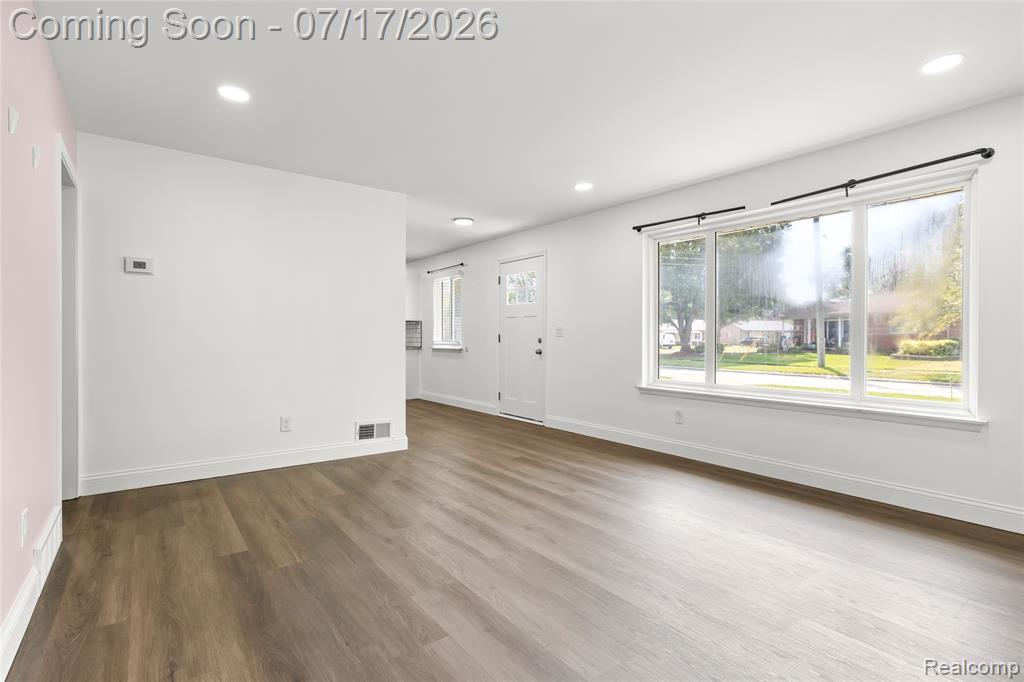 8385 Hillcrest Boulevard, Westland, MI — Photo 5