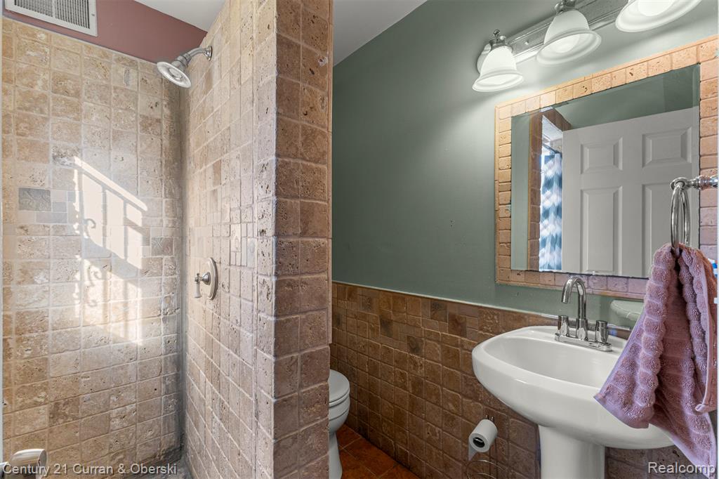 8239 Lafayette Boulevard, Detroit, MI 48209 — Photo 20