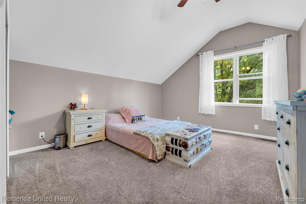 915 BRUSHWOOD Drive, Wolverine Lake, MI 48390 — Photo 17