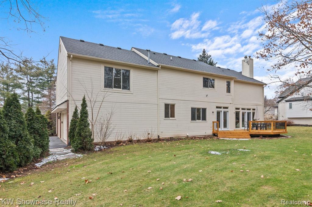 5294 BRIDGE Trail E, Commerce Twp, MI 48382 — Photo 33