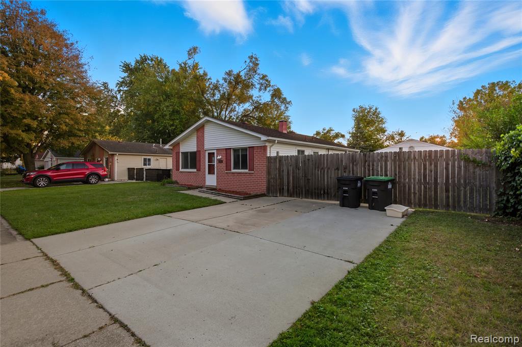 9404 Princess Street, Taylor, MI 48180 — Photo 33