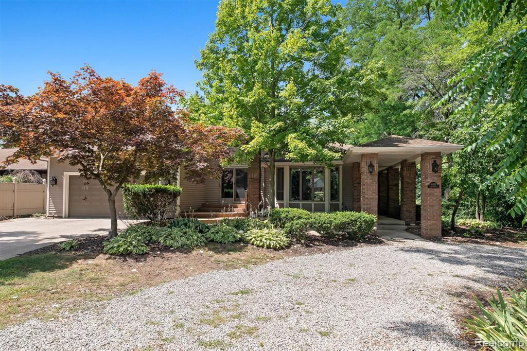 41855 Brentwood Drive, Plymouth, MI 48170 — Photo 7