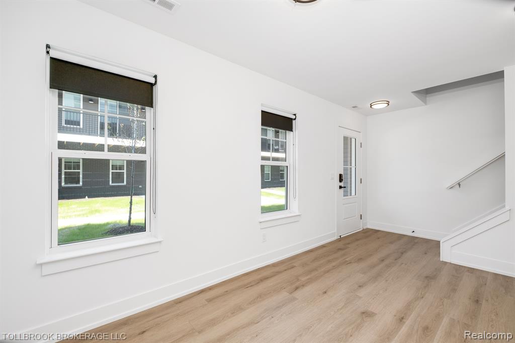 317 E. Irving, Madison Heights, MI 48084 — Photo 5