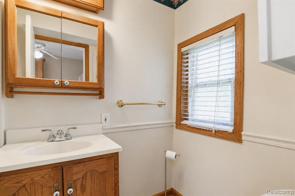 208 Flushing Street, Gaines Vlg, MI 48436 — Photo 10