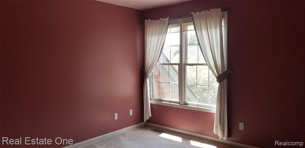 66 SANDHILLS Lane, Lake Orion, MI 48362 — Photo 28