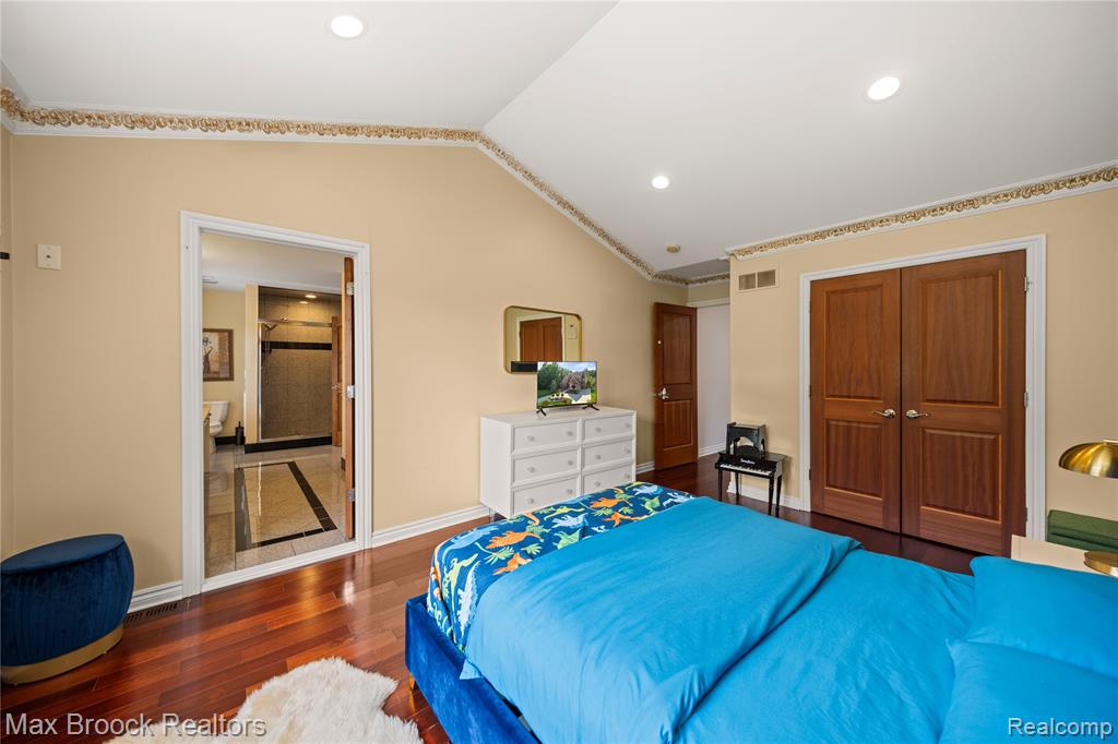 5679 Branford Drive, West Bloomfield, MI — Photo 41