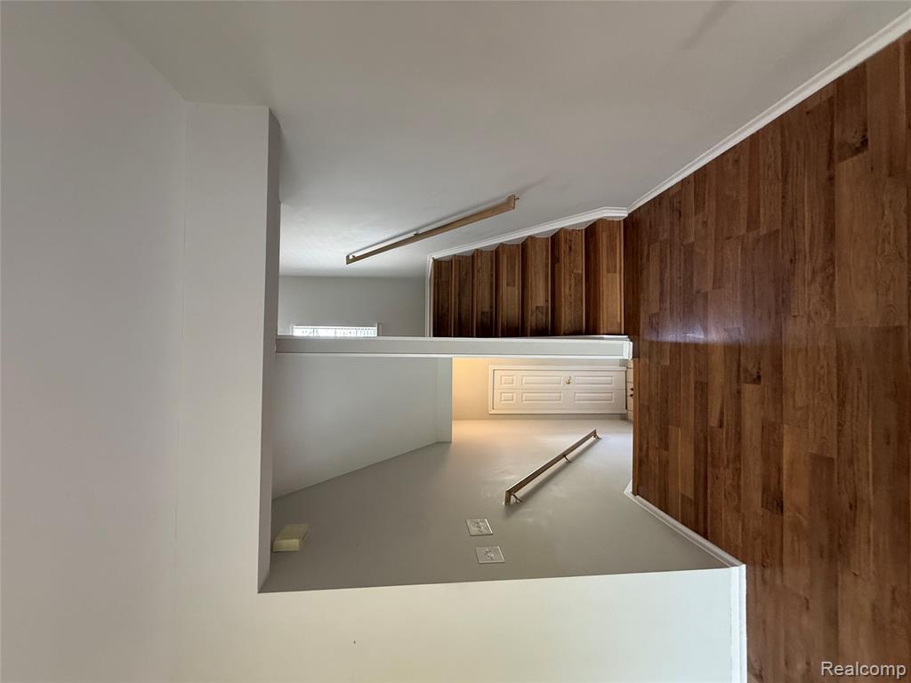 7059 Colonial Oaks Drive, Waterford, MI 48327 — Photo 19