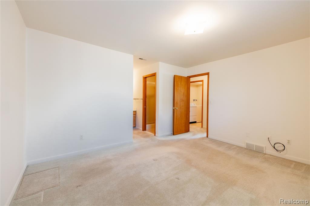 10241 Nancys Boulevard, 56, Grosse Ile, MI 48138 — Photo 17