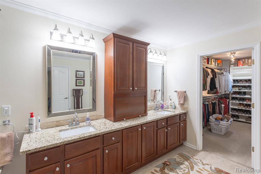 568 Berridge Circle, Lake Orion, MI — Photo 30