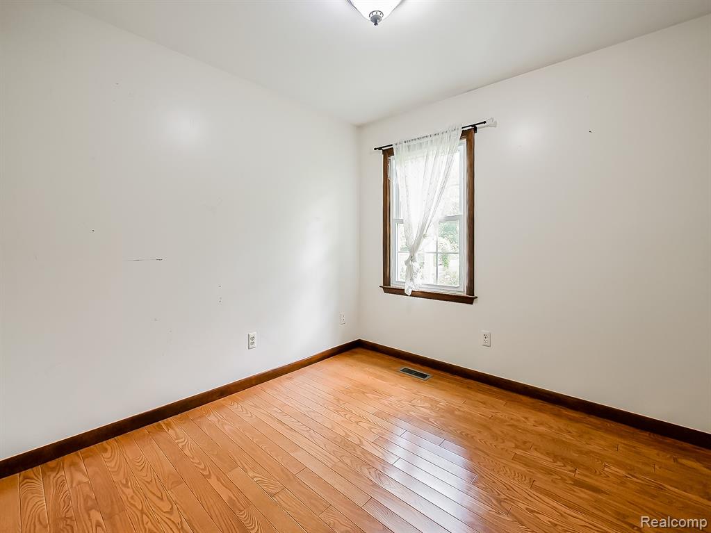 52010 11 Mile Road, South Lyon, MI 48178 — Photo 11