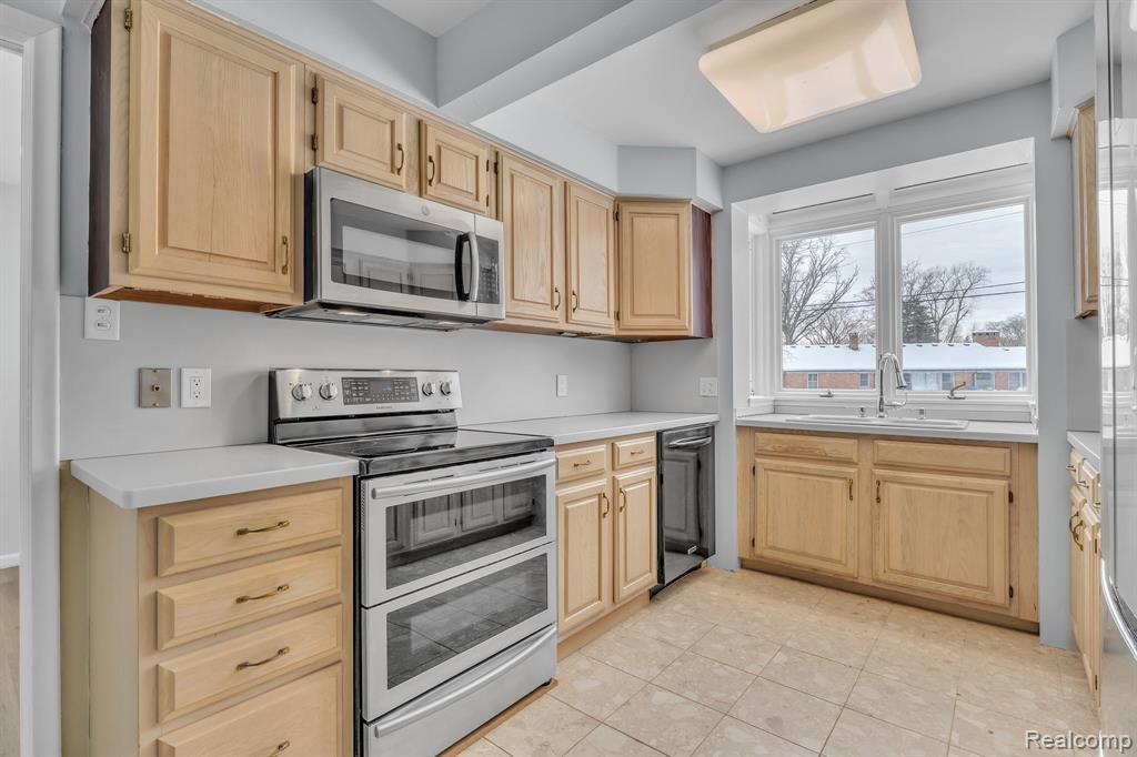 6576 Inkster Road, West Bloomfield, MI — Photo 34