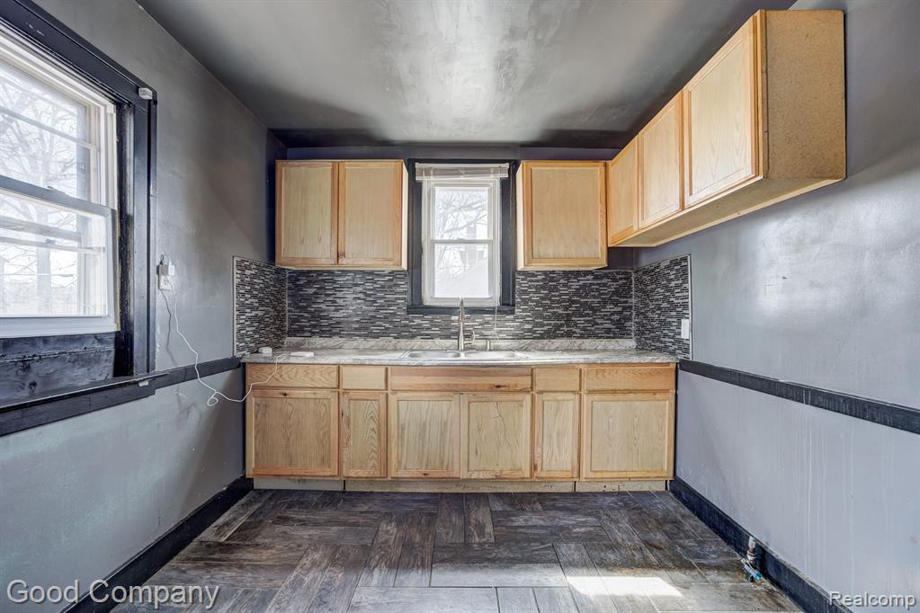 5050 THREE MILE Drive, Detroit, MI 48224 — Photo 9
