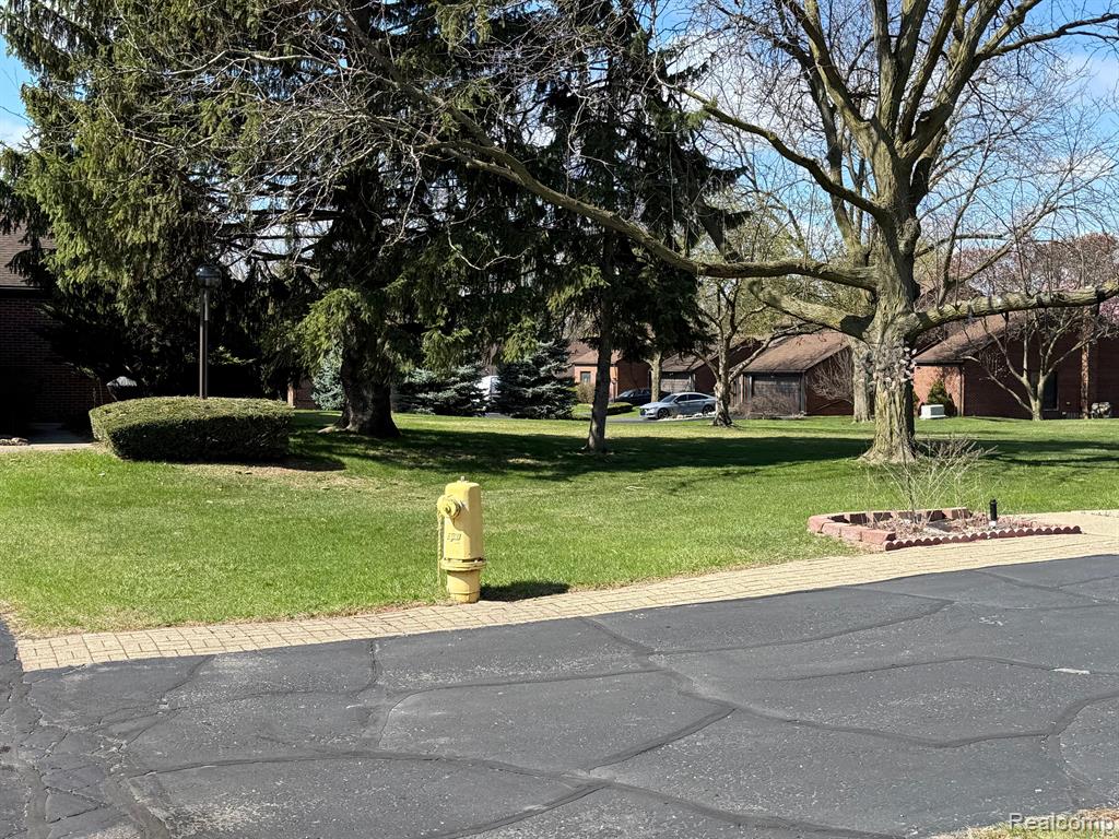 11 KIMBERLY Lane, 54, Dearborn, MI 48120 — Photo 12