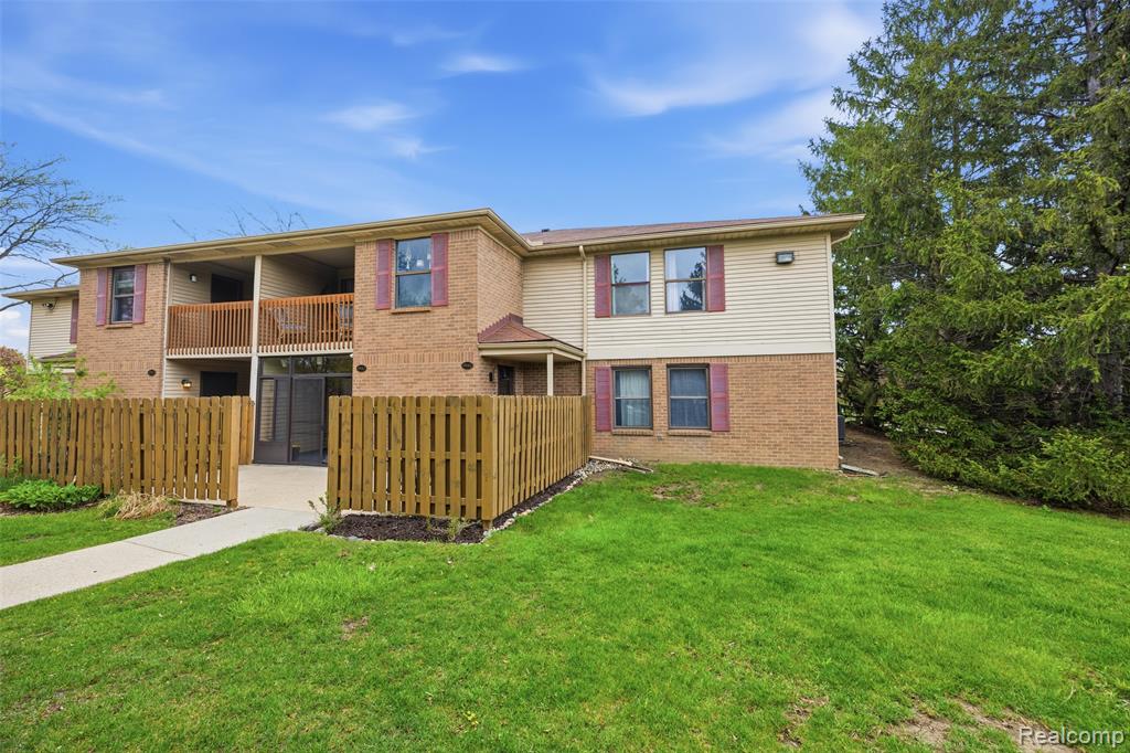 19145 Surrey Lane, Northville, MI 48167 — Photo 29