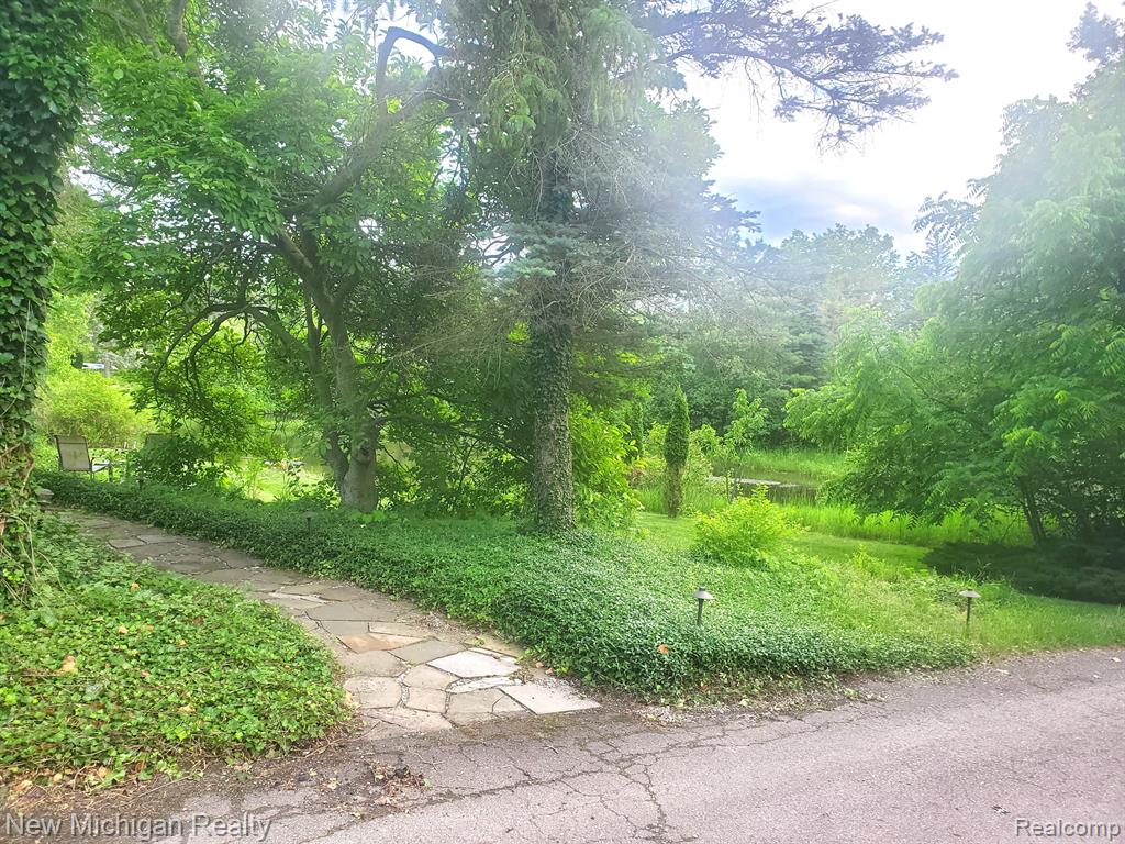5535 WILLOW VALLEY Drive, West Bloomfield, MI — Photo 2