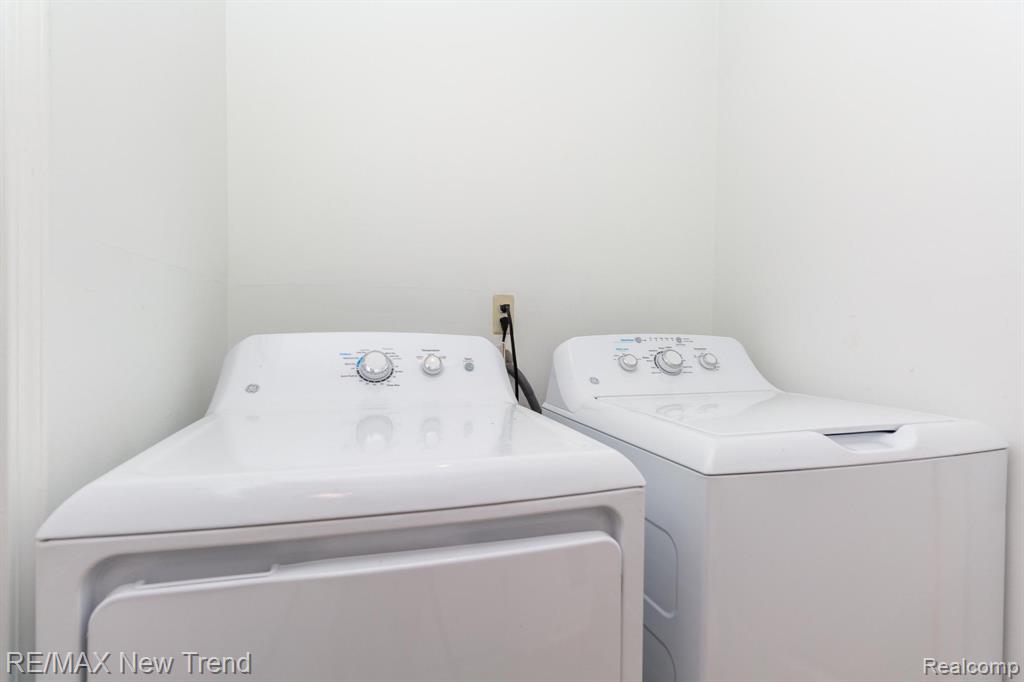 25935 Junction, Novi, MI — Photo 36