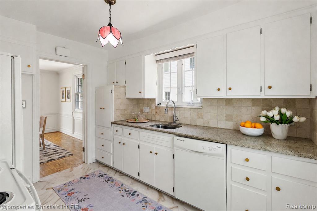 73 Meadow Lane, Grosse Pointe Farms, MI 48236 — Photo 9