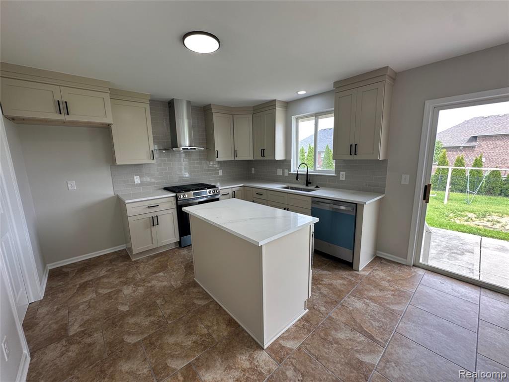 56602 Winding Creek Drive, Macomb, MI 48042 — Photo 10