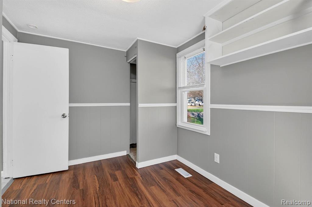 5864 N Harvey Street, Westland, MI — Photo 24