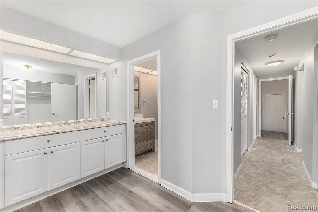 7006 Bridge Way, West Bloomfield, MI — Photo 22