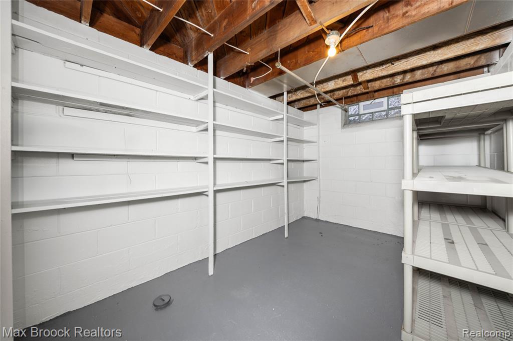 17348 Hilton Street, Southfield, MI, 48075