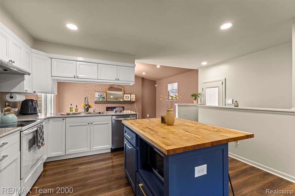 7085 London Court, Canton, MI 48187 — Photo 11