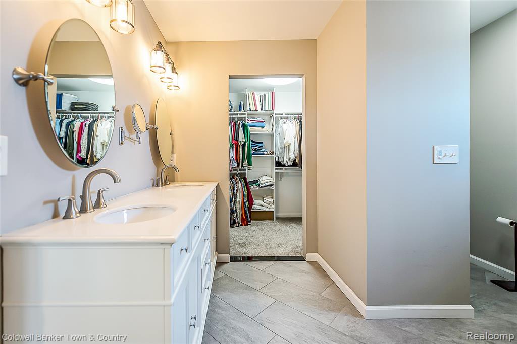 11634 Island Court, Hartland, MI 48353 — Photo 40