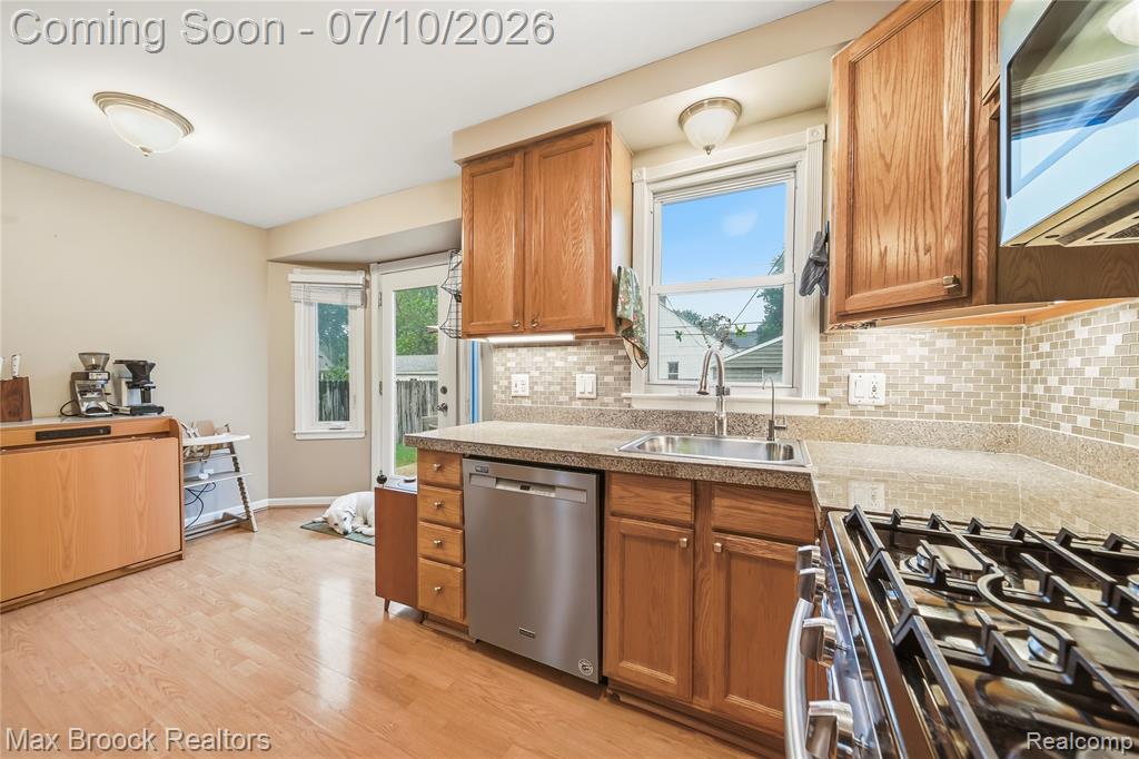 2370 Mortenson Boulevard, Berkley, MI 48072 — Photo 8