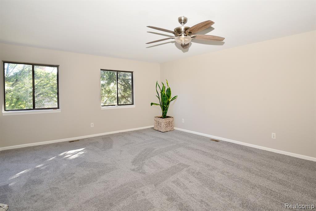 24945 SARAH FLYNN, Novi, MI — Photo 22